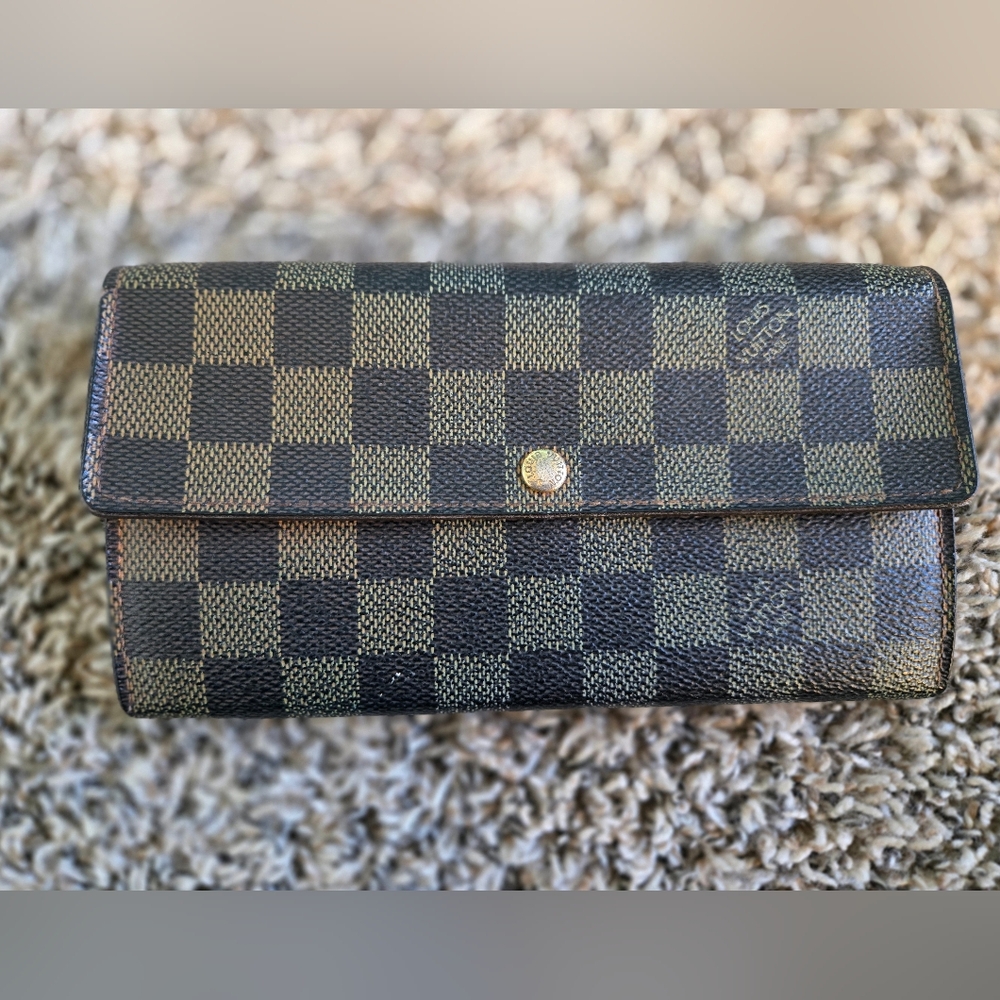Source Unknown Brown Checkered Women's Wallet with Gold Snap